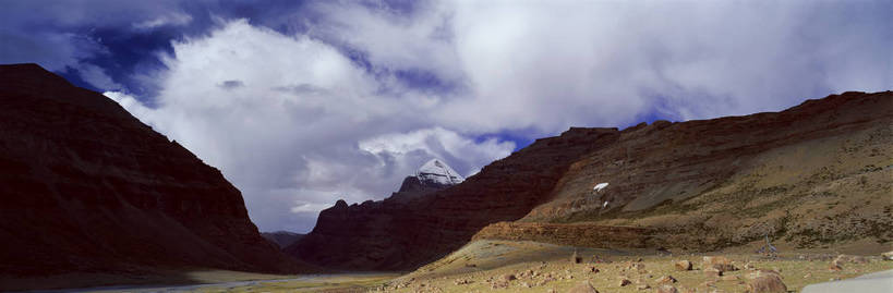 无人,横图,彩色,室外,白天,旅游,度假,美景,名胜古迹,山,雪山,标志建筑,地标,建筑,中国,亚洲,遗迹,图片,高山,山峰,山脚,山峦,古迹,文物,娱乐,建设,古建筑,西藏,白云,风景,蓝天,天空,自然,平原,享受,休闲,远景,旅游胜地,放松,摄影,地理,缭绕,风光,宁静,自然风光,藏,古文明,东亚,西藏自治区,青海,青海省,神山天葬台,中华人民共和国,西南地区,西北地区,阿里,青,玉树州,玉树藏族自治州,险峻,冈仁波齐峰,普兰县,玉树,冈底斯山脉,岗仁布钦,世界之轴,冈仁波齐,吉罗娑山,bj174