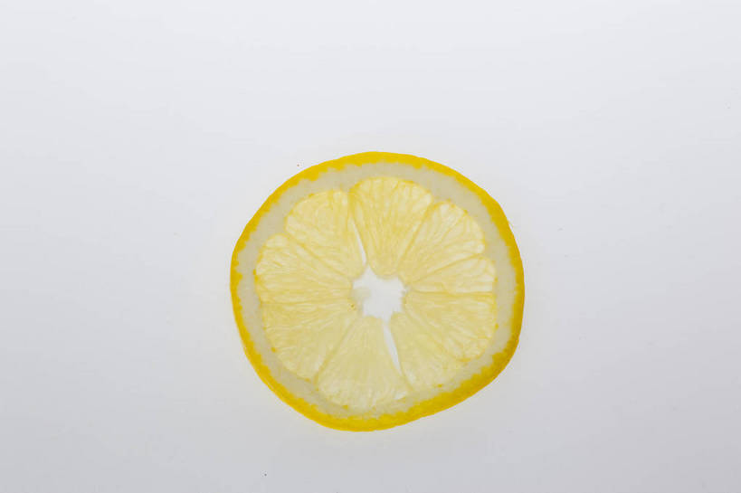 横图,彩色,室内,特写,抠图,白色背景,柠檬,水果,中国,亚洲,一片,切片,完整,新鲜,透明,图片,美味,食品,内部,营养,食物,果肉,摄影,无公害,东亚,健康食品,影棚拍摄,bj174