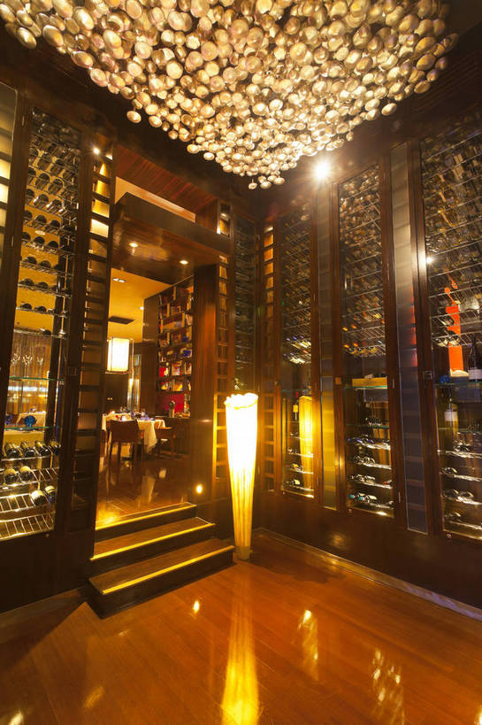 无人,餐厅,竖图,彩色,室内,白天,旅游,餐桌,建筑,酒店,餐具,椅子,北京,中国,图片,豪华,大厅,现代建筑,大堂,摄影,环境,舒适,文明,中国文化,灯火辉煌,旅行,餐馆,饭店,饭馆,bj174