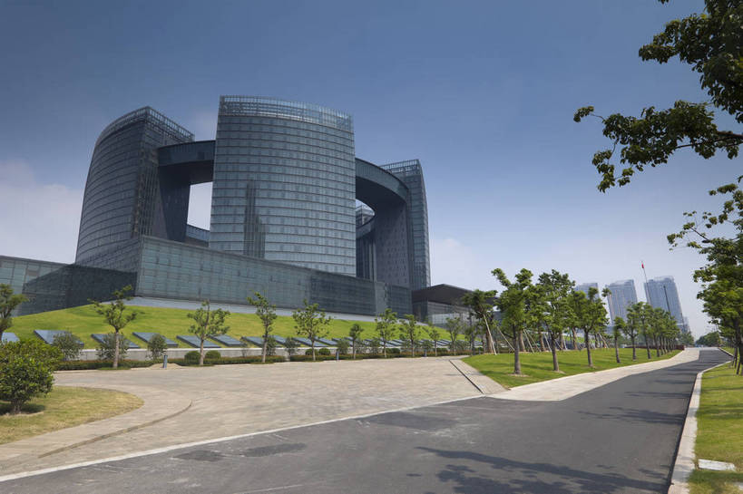 广场,横图,彩色,室外,白天,旅游,办公楼,城市风光,城市,建筑,中国,游人,图片,景观,公寓,辉煌,现代建筑,浙江,天空,绿地,地标建筑,旅游胜地,摩天大厦,摄影,经济,杭州,文明,中国文化,国际会议中心,发展,繁荣,马路,旅行,bj174