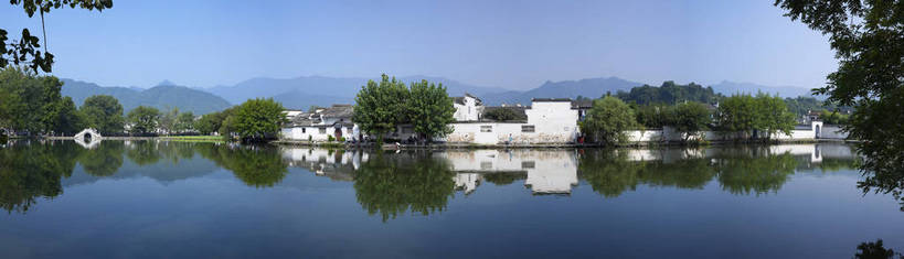 横图,彩色,室外,白天,旅游,度假,湖,名胜古迹,标志建筑,地标,建筑,宏村,中国,遗迹,图片,小河,建筑群,古典,古迹,文物,娱乐,建设,古建筑,民居,古镇,天空,享受,休闲,旅游胜地,放松,摄影,水乡,文明,中国文化,古文明,安徽,古代文明,河,旅行,bj174