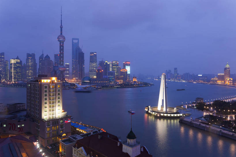 横图,彩色,室外,旅游,城市风光,城市,建筑,夜景,上海,中国,游人,图片,建筑群,灯光,辉煌,黄浦江,现代建筑,历史建筑,天空,地标建筑,外滩,远景,旅游胜地,摄影,经济,文明,中国文化,欧式建筑,发展,灯火辉煌,繁荣,江,旅行,bj174