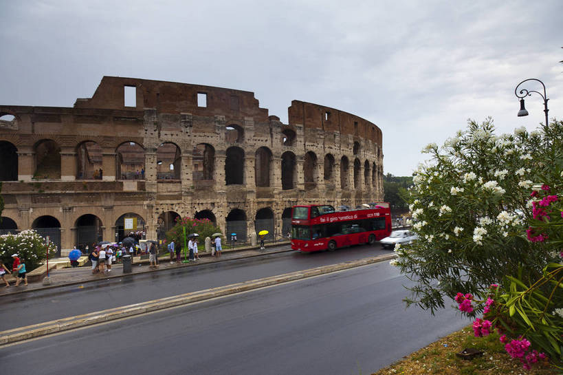 横图,彩色,室外,白天,旅游,度假,名胜古迹,标志建筑,地标,建筑,意大利,欧洲,罗马,遗迹,图片,建筑群,竞技场,首都,古典,古迹,文物,娱乐,建设,古建筑,历史建筑,遗址,地标建筑,享受,休闲,旅游胜地,放松,摄影,拉齐奥,南欧,文明,罗马竞技场,古文明,世界文化遗产,意大利共和国,罗马斗兽场,哥罗塞姆,古罗马圆形大剧场,科洛西姆,罗马大角斗场,罗马圆形竞技场,古代文明,拉齐奥大区,罗马省,旅行,永恒之城,传统文化,bj174