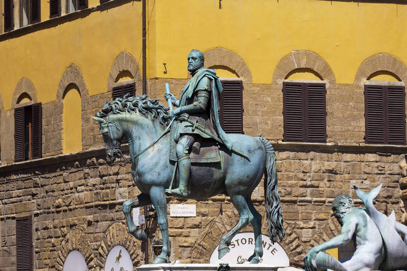 广场,横图,彩色,室外,白天,旅游,度假,名胜古迹,标志建筑,地标,建筑,雕塑,意大利,佛罗伦萨,遗迹,艺术,雕像,图片,建筑群,古典,古迹,文物,娱乐,建设,古建筑,骑士,地标建筑,享受,休闲,旅游胜地,放松,摄影,文明,古文明,世界文化遗产,古代文明,米开朗基罗广场,旅行,传统文化,bj174