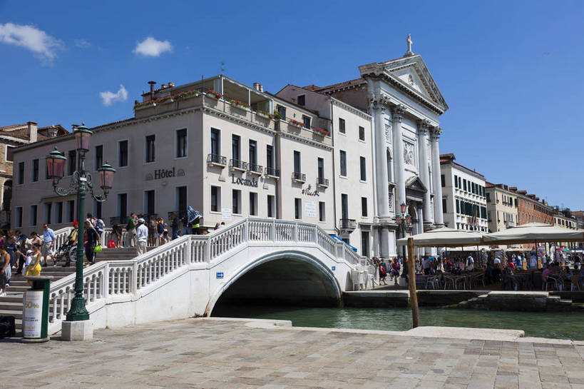 横图,彩色,室外,白天,旅游,度假,美景,名胜古迹,标志建筑,道路,地标,建筑,街道,路,公路,意大利,威尼斯,遗迹,图片,景观,建筑群,桥,交通,古典,古迹,文物,娱乐,建设,古建筑,地标建筑,享受,休闲,旅游胜地,景色,放松,摄影,水城,文明,古文明,世界文化遗产,古代文明,河,马路,旅行,传统文化,bj174