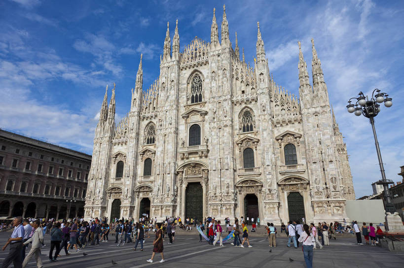 横图,彩色,室外,白天,旅游,度假,名胜古迹,标志建筑,地标,建筑,意大利,德国,欧洲,遗迹,图片,建筑群,古典,古迹,文物,娱乐,建设,古建筑,地标建筑,享受,休闲,旅游胜地,放松,摄影,哥特式,西欧,文明,古文明,多莫大教堂,米兰,世界文化遗产,德意志联邦共和国,首府,科隆,古代文明,北威州,北莱茵.威斯特法伦州,米兰主教教堂,旅行,大教堂,科隆行政区,传统文化,多姆大教堂,bj174