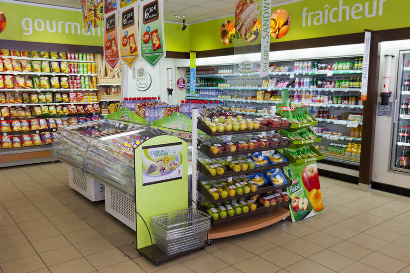 商店,横图,彩色,室内,白天,旅游,城市风光,城市,建筑,法国,游人,商品,图片,辉煌,现代建筑,柜台,旅游胜地,摄影,经济,文明,发展,繁荣,旅行,bj174