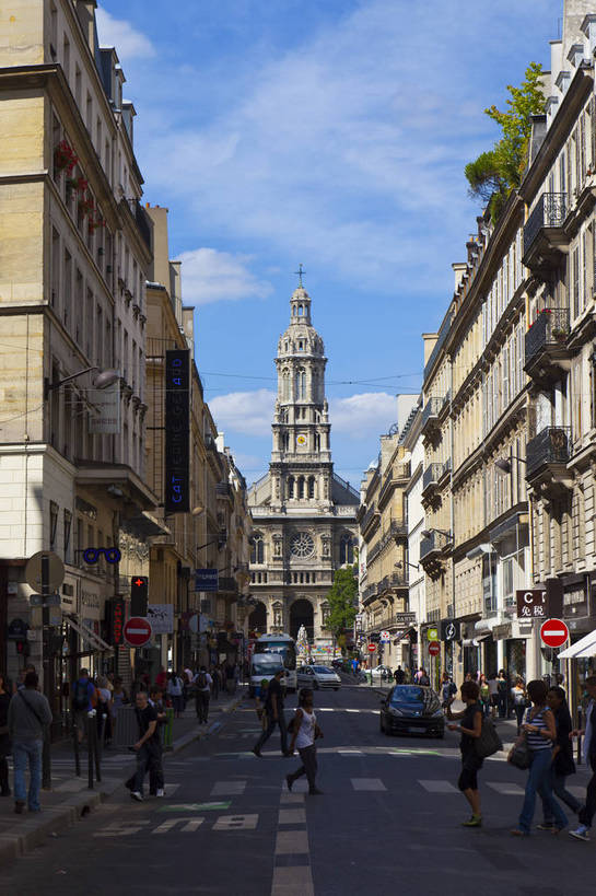 竖图,彩色,室外,白天,旅游,名胜古迹,城市风光,城市,建筑,街道,法国,凯旋门,巴黎,游人,图片,景观,辉煌,现代建筑,天空,地标建筑,旅游胜地,摄影,经济,文明,发展,戴高乐广场,繁荣,香榭丽舍大街,旅行,bj174