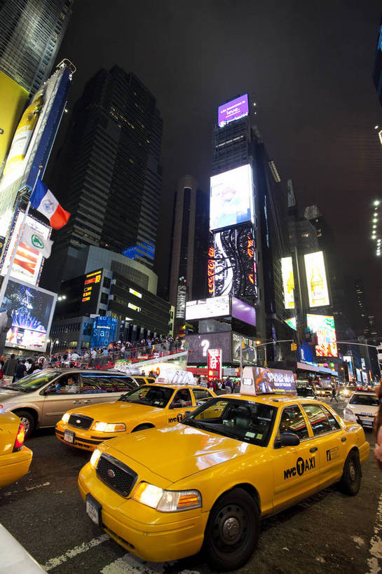 广场,竖图,彩色,室外,特写,旅游,办公楼,美景,城市风光,城市,道路,建筑,街道,路,霓虹灯,商场,夜景,公路,纽约,美国,游人,广告牌,图片,景观,灯光,曼哈顿,交通,辉煌,现代建筑,旅游胜地,摩天大厦,景色,摄影,时代广场,文明,发展,灯火辉煌,繁荣,马路,旅行,购物中心,bj174