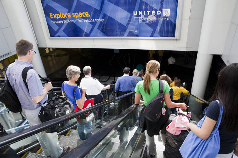 机场,横图,彩色,室内,特写,白天,旅游,建筑,美国,游客,图片,扶梯,通道,交通,辉煌,候机厅,现代建筑,航站楼,旅游胜地,运输,摄影,文明,细节,发展,芝加哥,繁荣,旅行,芝加哥机场,bj174