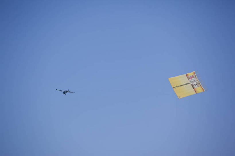 无人,横图,彩色,室外,白天,旅游,城市,飞机,美国,飞翔,图片,辉煌,蓝天,风筝,旅游胜地,摄影,北美,北美洲,文明,加利福尼亚,美洲,发展,加州,洛杉矶,加利福尼亚州,金州,黄金州,北亚美利加洲,亚美利加洲,圣塔莫尼卡,繁荣,天使之城,旅行,美利坚合众国,bj174