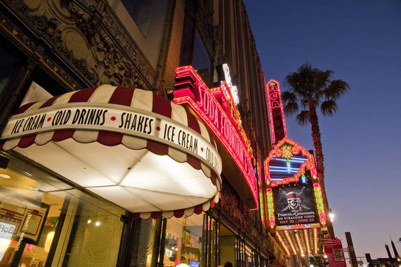 无人,横图,彩色,室外,旅游,美景,城市风光,城市,道路,建筑,街道,路,霓虹灯,夜景,公路,美国,图片,景观,灯光,交通,辉煌,现代建筑,旅游胜地,景色,摄影,风光,文明,发展,洛杉矶,灯火辉煌,繁荣,马路,观光,旅行,bj174