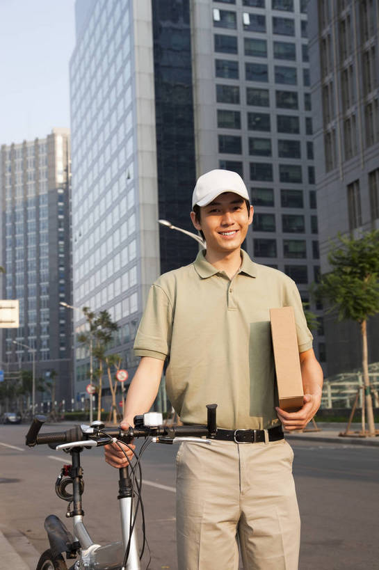 东方人,站,微笑,竖图,彩色,室外,白天,正面,商务,时尚,智慧,成功,职员,建筑,写字楼,自行车,北京,中国,仅一个人,图片,职业装,现代,现代建筑,工人,快递员,职业,商务楼,成熟,自信,摄影,青春,工作装,送货,精明,聪明,男人,男性,年轻男性,亚洲人,中国人,年轻人,白领,商人,上班族,员工,半身,愉快,匠人,劳动者,体力工,金融街,白领阶层,办公室职员,bj174