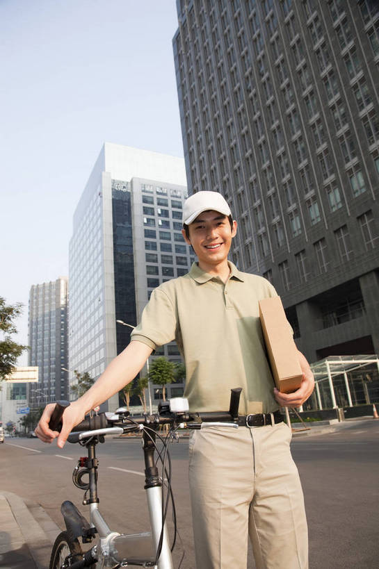 东方人,站,微笑,竖图,彩色,室外,白天,正面,商务,时尚,智慧,成功,职员,建筑,写字楼,自行车,北京,中国,仅一个人,图片,职业装,现代,现代建筑,工人,快递员,职业,商务楼,成熟,自信,摄影,青春,工作装,送货,精明,聪明,男人,男性,年轻男性,亚洲人,中国人,年轻人,白领,商人,上班族,员工,半身,愉快,匠人,劳动者,体力工,金融街,白领阶层,办公室职员,bj174