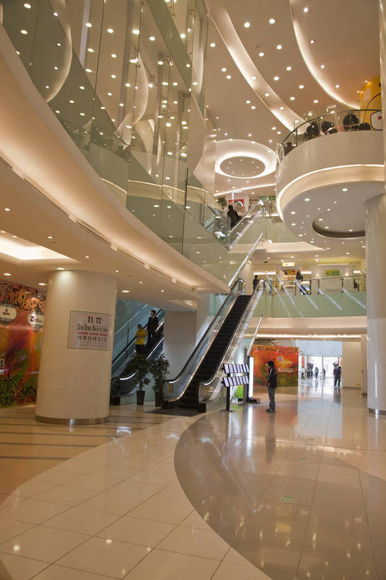 商店,竖图,彩色,室内,白天,购物,旅游,橱窗,建筑,商场,北京,中国,亚洲,图片,首都,现代,王府井,休闲,展示,气派,摄影,生活方式,经济,文明,陈列,东亚,中华人民共和国,东城区,北京市,京,北平,华北地区,繁荣,发达,王府井大街,旅行,购物中心,北京apm,新东安广场,新东安市场,东城,bj174