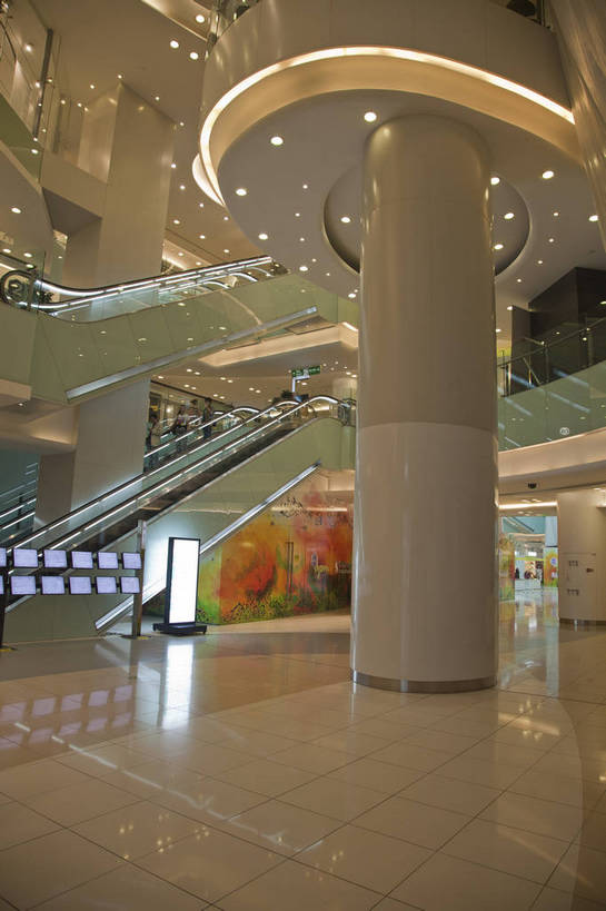 商店,竖图,彩色,室内,白天,购物,旅游,橱窗,建筑,商场,北京,中国,亚洲,图片,首都,现代,王府井,休闲,展示,气派,摄影,生活方式,经济,文明,陈列,东亚,中华人民共和国,东城区,北京市,京,北平,华北地区,繁荣,发达,王府井大街,旅行,购物中心,北京apm,新东安广场,新东安市场,东城,bj174