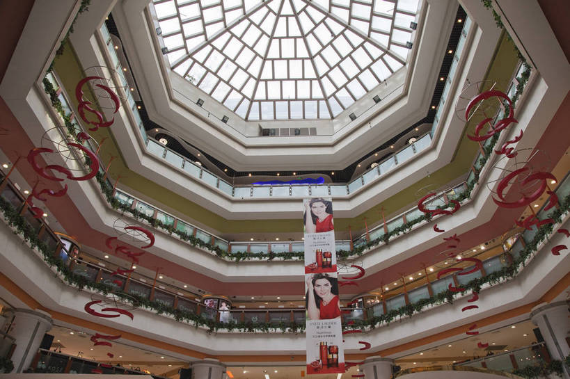 商店,横图,彩色,室内,白天,购物,旅游,消费,超市,橱窗,建筑,商场,北京,中国,亚洲,图片,首都,现代,休闲,展示,气派,金融,百货,摄影,生活方式,经济,文明,陈列,选购,贸易,百货公司,东亚,中华人民共和国,北京市,京,北平,华北地区,血拼,繁荣,发达,旅行,购物商场,购物中心,商业中心,崇文,崇文区,文明门,崇文门,bj174