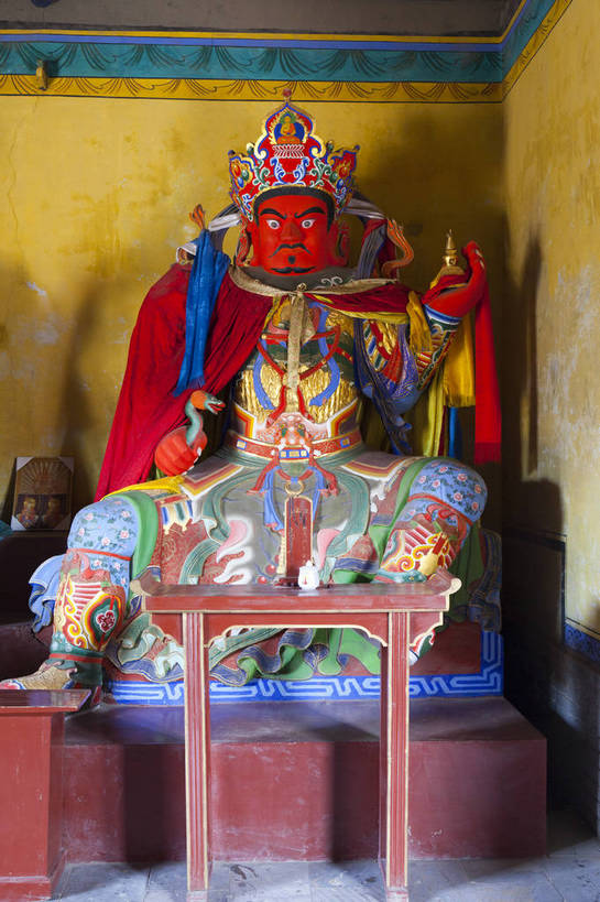 无人,寺庙,竖图,彩色,室内,白天,旅游,度假,名胜古迹,标志建筑,地标,建筑,雕塑,中国,亚洲,遗迹,雕像,图片,古迹,文物,娱乐,建设,古建筑,历史建筑,享受,休闲,旅游胜地,放松,蒙,摄影,宗教,武将,中国文化,古文明,东亚,内蒙古,呼和浩特,首府,中华人民共和国,华北地区,内蒙古自治区,呼和浩特市,玉泉区,旅行,大召寺,传统文化,bj174