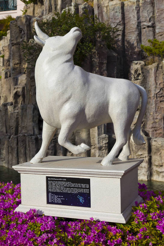 无人,公园,竖图,彩色,室外,特写,白天,旅游,建筑,酒店,喷泉,雕塑,济州岛,首尔,汉城,韩国,亚洲,图片,水池,首都,摄影,文明,外景,东亚,大韩民国,首尔市,首尔特别市,特别市,乐天冒险世界,主题公园,繁荣,竞技,体育,旅行,南朝鲜,南韩,世界乐天酒店,bj174