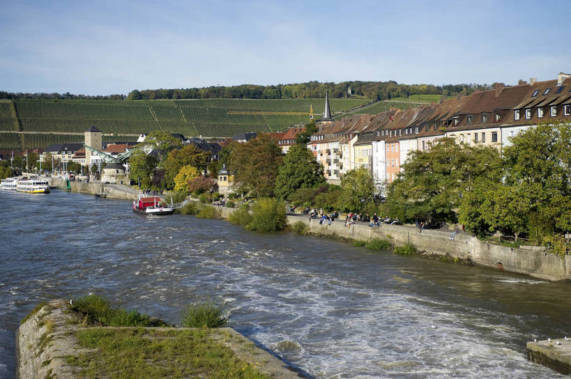 无人,横图,彩色,室外,白天,旅游,度假,灌溉,美景,名胜古迹,标志建筑,城市,道路,地标,建筑,街道,路,公路,德国,遗迹,图片,景观,古城,建筑群,交通,古典,古迹,文物,娱乐,建设,古建筑,享受,休闲,旅游胜地,景色,放松,摄影,风光,河畔,古文明,维尔茨堡,河,马路,旅行,美因河,bj174