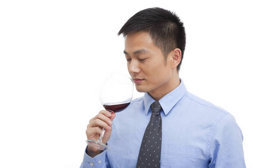 红酒,东方人,商务人士,商务男性,站,微笑,横图,彩色,室内,白天,抠图,白色背景,侧面,衬衫,商务,时尚,成功,职员,上海,中国,仅一个人,套装,正装,图片,现代,背面,酒杯,品尝,职业,成熟,自信,举杯,摄影,青春,商务装,工薪阶层,精明,男人,男性,年轻男性,亚洲人,中国人,年轻人,白领,商人,上班族,半身,影棚拍摄,衬衣,愉快,白领阶层,办公室职员,bj174