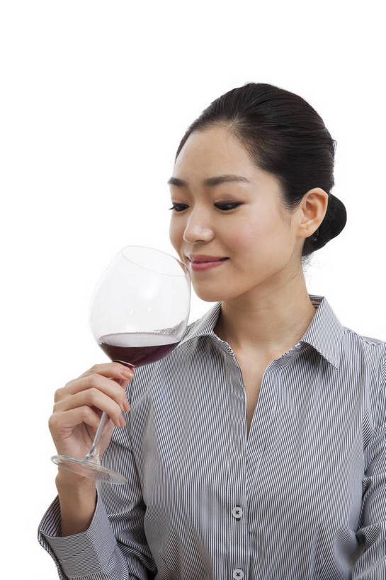红酒,东方人,商务人士,商务女性,站,微笑,竖图,彩色,室内,白天,抠图,白色背景,正面,衬衫,商务,时尚,成功,上海,中国,仅一个人,套装,正装,图片,现代,酒杯,品尝,职业,成熟,活力,可爱,美女,自信,举杯,摄影,青春,优雅,商务装,工薪阶层,乐观,精明,年轻女性,女人,女性,亚洲人,中国人,年轻人,白领,上班族,半身,影棚拍摄,愉快,bj174