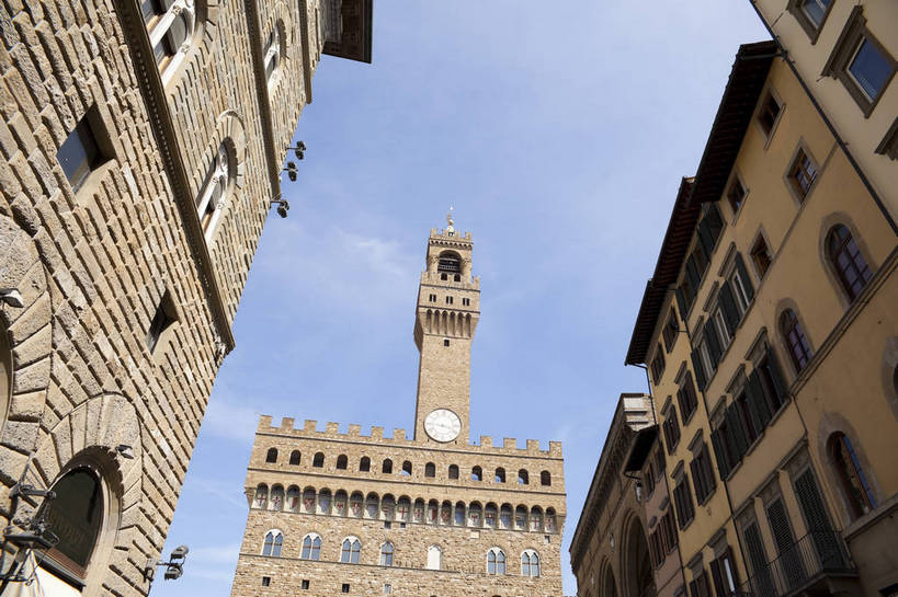 横图,彩色,室外,特写,白天,旅游,度假,名胜古迹,标志建筑,地标,建筑,意大利,佛罗伦萨,欧洲,遗迹,图片,建筑群,钟楼,古典,古迹,文物,娱乐,建设,古建筑,地标建筑,享受,休闲,旅游胜地,放松,摄影,托斯卡纳,南欧,文明,古文明,世界文化遗产,意大利共和国,首府,维琪奥王宫,王宫,百花之城,翡冷翠,托斯卡纳大区,米开朗基罗广场,韦奇奥宫,旅行,传统文化,佛罗伦斯,佛罗伦斯省,bj174