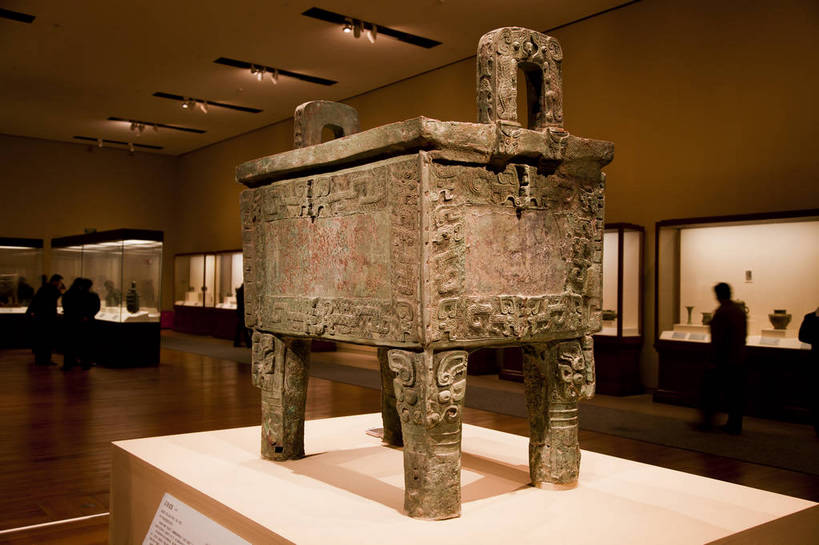 无人,博物馆,横图,彩色,室内,白天,旅游,建筑,金属制品,北京,中国,金属,图片,艺术品,辉煌,文物,现代建筑,国家博物馆,摄影,经济,古董,展览,鼎,文明,中国文化,发展,青铜,东城区,中国国家博物馆,青铜器,繁荣,青铜制品,后母戊鼎,司母戊鼎,bj174