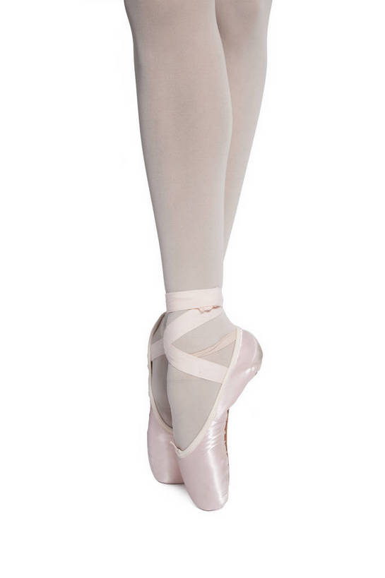 东方人,手,脚,腿,竖图,彩色,室内,特写,白天,侧面,时尚,跳舞,芭蕾,北京,中国,仅一个人,图片,健康,活力,美女,平衡,竖,摄影,青春,优雅,优美,舞蹈鞋,弹性,技能,年轻女性,女人,女性,亚洲人,中国人,年轻人,舞蹈演员,半身,影棚拍摄,愉快,舞蹈,bj174