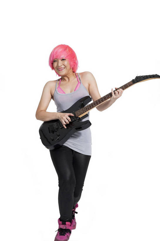 东方人,头发,竖图,彩色,室内,白天,正面,时尚,跳舞,热情,北京,中国,仅一个人,图片,街头,吉他,休闲装,娱乐,红色,休闲,健康,个性,活力,激情,美女,平衡,竖,摄影,技巧,青春,街舞,毛发,酷,嘻哈,弹唱,弹性,动感,技能,年轻女性,女人,女性,亚洲人,中国人,年轻人,全身,影棚拍摄,愉快,舞蹈,bj174