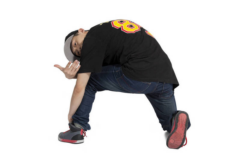 东方人,蹲,横图,彩色,室内,白天,时尚,跳舞,热情,北京,中国,仅一个人,图片,街头,休闲装,背面,招手,健康,背影,个性,活力,激情,平衡,摄影,技巧,青春,街舞,酷,嘻哈,弹性,动感,技能,男人,男性,年轻男性,亚洲人,中国人,年轻人,全身,影棚拍摄,愉快,舞蹈,bj174