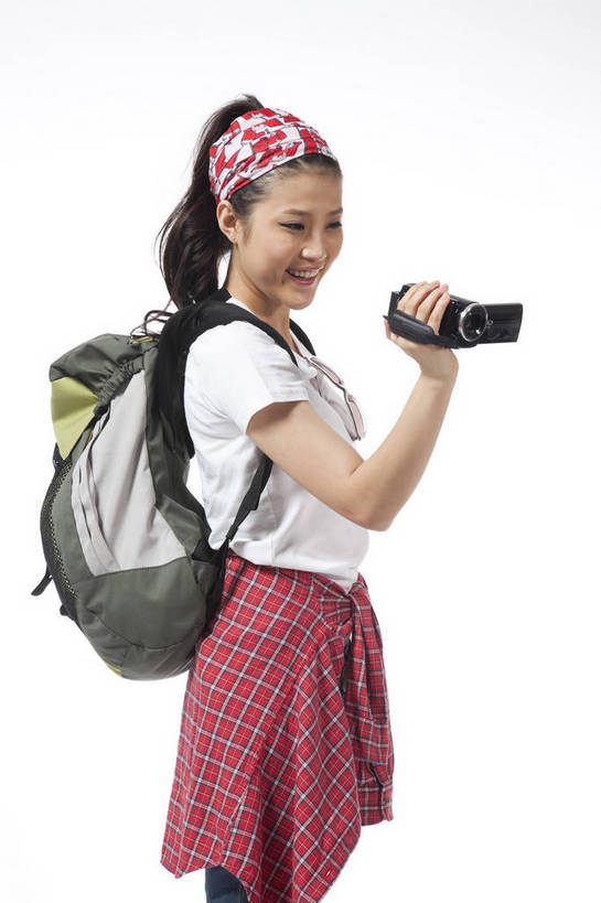 东方人,站,竖图,彩色,室内,白天,抠图,白色背景,侧面,时尚,热情,北京,中国,仅一个人,图片,摄像机,背包,享受,休闲服,活力,可爱,美女,竖,自信,摄像,摄影,生活方式,录像机,摄影机,青春,轻松,录像,乐观,年轻女性,女人,女性,亚洲人,中国人,年轻人,半身,影棚拍摄,健身,旅行,愉快,拍摄,bj174