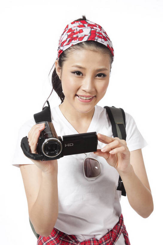 东方人,站,竖图,彩色,室内,白天,抠图,白色背景,正面,时尚,热情,北京,中国,仅一个人,图片,摄像机,背包,享受,休闲服,活力,可爱,美女,竖,自信,摄像,摄影,生活方式,录像机,摄影机,青春,轻松,录像,乐观,年轻女性,女人,女性,亚洲人,中国人,年轻人,半身,影棚拍摄,健身,旅行,愉快,拍摄,bj174