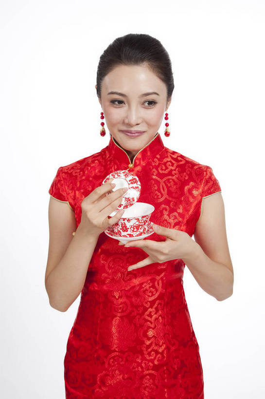 东方人,站,笑,竖图,彩色,室内,白天,抠图,白色背景,正面,民族服装,时尚,成功,北京,中国,仅一个人,旗袍,节日,庆祝,图片,古典,文化,传统,庆典,喜庆,成熟,可爱,美女,竖,自信,摄影,生活方式,纪念,青春,优雅,品茶,乐观,妖娆,年轻女性,女人,女性,亚洲人,中国人,年轻人,半身,影棚拍摄,礼服,愉快,bj174