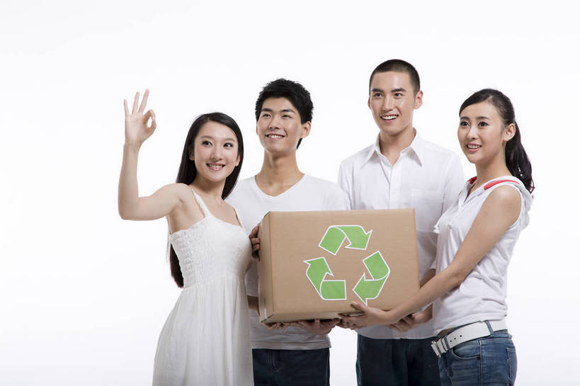 东方人,四个人,伙伴,站,横图,彩色,室内,白天,抠图,白色背景,正面,侧面,时尚,合作,团队,北京,中国,图片,纸箱,许多人,手势,一群人,休闲,休闲服,活力,可爱,美女,摄影,生活方式,托着,青春,同伴,乐观,友情,男人,男性,年轻男性,年轻女性,女人,女性,亚洲人,中国人,年轻人,半身,影棚拍摄,高兴,愉快,bj174