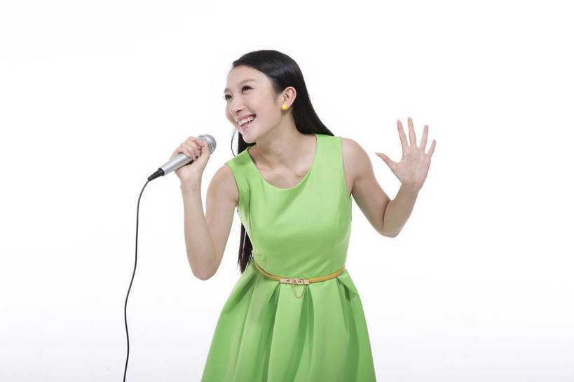 东方人,站,横图,彩色,室内,白天,抠图,白色背景,正面,时尚,北京,中国,仅一个人,图片,休闲服,活力,可爱,美女,自信,唱歌,摄影,生活方式,青春,手舞足蹈,轻松,乐观,年轻女性,女人,女性,亚洲人,中国人,年轻人,半身,影棚拍摄,愉快,bj174