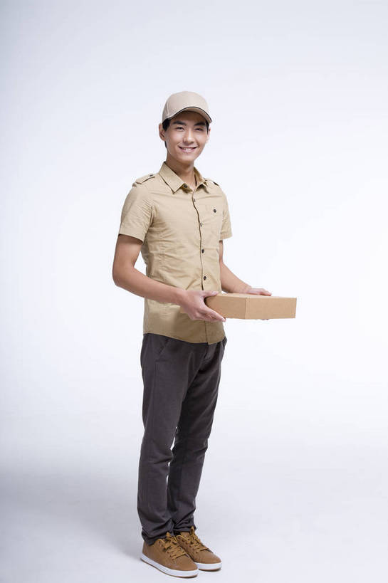 东方人,一个人,站,竖图,彩色,室内,白天,抠图,白色背景,侧面,工作服,北京,中国,工作,图片,职业装,盒子,快递员,职业,休闲,活力,可爱,竖,摄影,青春,送货,乐观,男人,男性,年轻男性,亚洲人,中国人,年轻人,全身,影棚拍摄,高兴,愉快,bj174