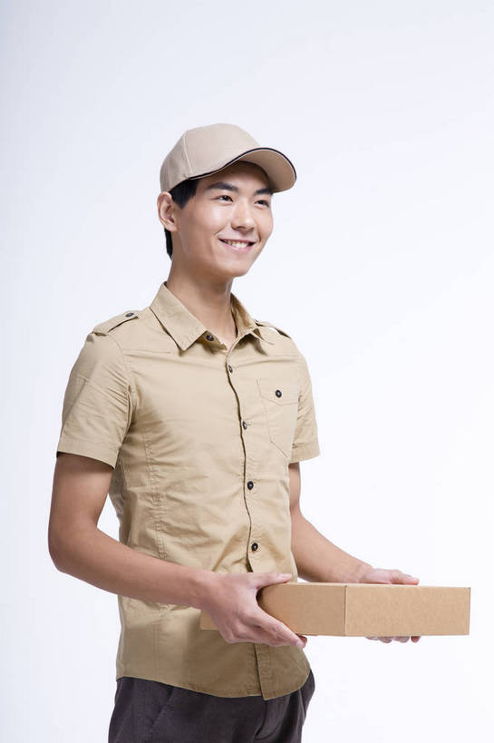 东方人,一个人,站,竖图,彩色,室内,白天,抠图,白色背景,侧面,工作服,北京,中国,工作,图片,职业装,盒子,快递员,职业,休闲,活力,可爱,竖,摄影,青春,送货,乐观,男人,男性,年轻男性,亚洲人,中国人,年轻人,半身,影棚拍摄,高兴,愉快,bj174