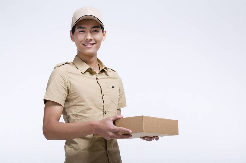 东方人,一个人,站,横图,彩色,室内,白天,抠图,白色背景,侧面,工作服,北京,中国,工作,图片,职业装,盒子,快递员,职业,休闲,活力,可爱,摄影,青春,送货,乐观,男人,男性,年轻男性,亚洲人,中国人,年轻人,半身,影棚拍摄,高兴,愉快,bj174