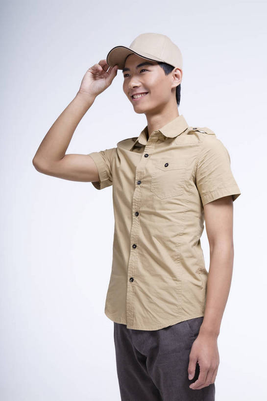 东方人,一个人,站,竖图,彩色,室内,白天,抠图,白色背景,侧面,工作服,北京,中国,工作,图片,职业装,手势,快递员,职业,休闲,活力,可爱,竖,摄影,青春,乐观,男人,男性,年轻男性,亚洲人,中国人,年轻人,半身,影棚拍摄,高兴,愉快,bj174