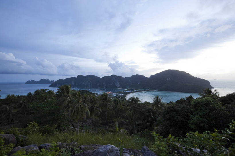 无人,横图,彩色,室外,白天,旅游,度假,草坪,美景,名胜古迹,树林,标志建筑,地标,建筑,泰国,亚洲,遗迹,图片,古迹,文物,娱乐,建设,古建筑,普吉岛,自然,享受,休闲,旅游胜地,放松,摄影,东南亚,海滨,度假村,古文明,泰王国,皮皮岛,安达曼海,普吉,披披岛,海,海滩,旅行,bj174