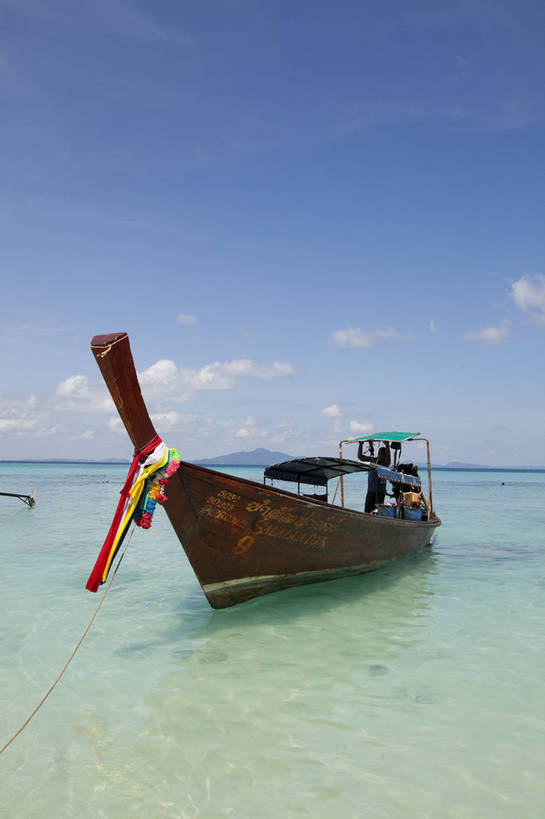 竖图,彩色,室外,白天,旅游,度假,美景,名胜古迹,沙滩,标志建筑,地标,建筑,泰国,亚洲,游客,遗迹,图片,海平面,古迹,文物,娱乐,建设,古建筑,普吉岛,游船,自然,海水,享受,休闲,旅游胜地,放松,摄影,东南亚,海滨,古文明,泰王国,皮皮岛,普吉,披披岛,甲米府,海,海滩,旅行,大皮皮岛,竹子岛,bj174