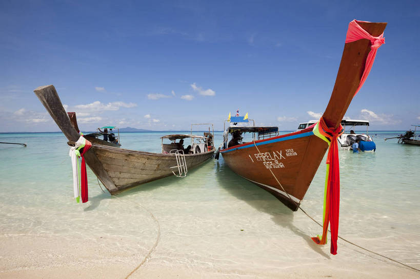 横图,彩色,室外,白天,旅游,度假,美景,名胜古迹,沙滩,标志建筑,地标,建筑,泰国,亚洲,游客,遗迹,图片,海平面,古迹,文物,娱乐,建设,古建筑,普吉岛,游船,自然,海水,享受,休闲,旅游胜地,放松,摄影,东南亚,海滨,古文明,泰王国,皮皮岛,普吉,披披岛,甲米府,海,海滩,旅行,大皮皮岛,竹子岛,bj174