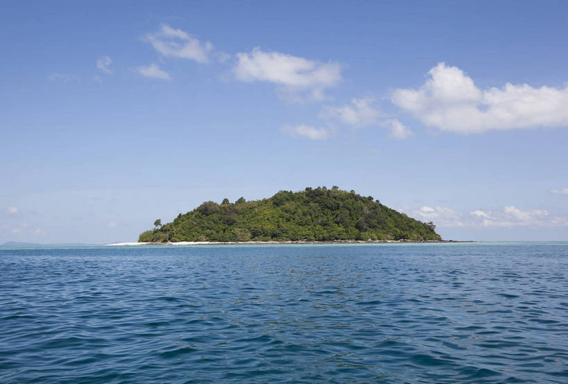 无人,横图,彩色,室外,白天,旅游,度假,美景,名胜古迹,沙滩,树林,标志建筑,地标,建筑,泰国,亚洲,遗迹,图片,岛,海平面,古迹,文物,娱乐,建设,古建筑,普吉岛,自然,海水,享受,休闲,旅游胜地,放松,摄影,东南亚,海滨,古文明,泰王国,皮皮岛,普吉,披披岛,甲米府,海,海滩,旅行,大皮皮岛,竹子岛,bj174