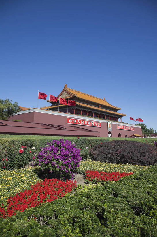 无人,故宫,天安门,广场,竖图,彩色,室外,白天,旅游,度假,名胜古迹,标志建筑,地标,建筑,北京,天安门广场,中国,遗迹,花坛,图片,建筑群,古典,古迹,文物,娱乐,建设,古建筑,享受,休闲,旅游胜地,放松,摄影,城楼,文明,中国文化,气氛,长安街,古文明,国庆节,旅行,bj174