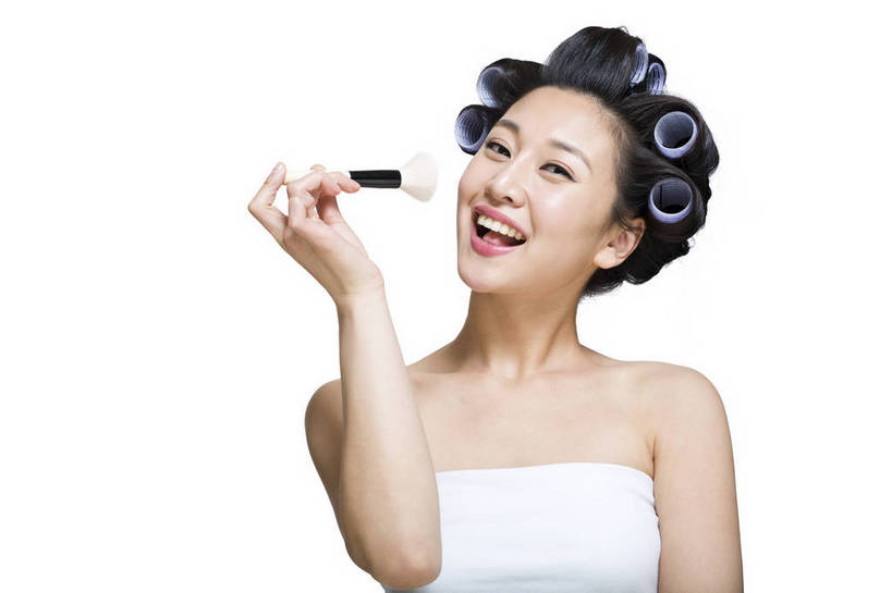 东方人,五官,脸,笑,横图,彩色,室内,特写,白天,留白,抠图,白色背景,正面,化妆,美容,美发,时尚,北京,中国,仅一个人,护肤,图片,涂抹,休闲,表情,成熟,可爱,美女,自信,摄影,生活方式,护发,烫发,精致,青春,优雅,卷,乐观,年轻女性,女人,女性,亚洲人,中国人,年轻人,面部,半身,影棚拍摄,愉快,bj174