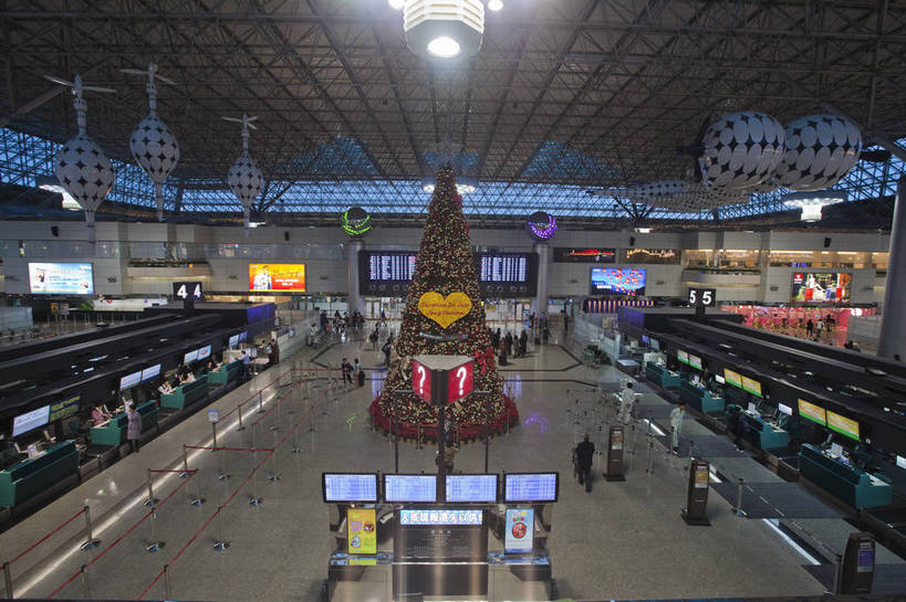 横图,彩色,室内,白天,旅游,度假,名胜古迹,标志建筑,地标,建筑,指示牌,台湾,中国,遗迹,图片,辉煌,古迹,文物,娱乐,候机厅,建设,古建筑,地标建筑,航站楼,享受,休闲,旅游胜地,放松,摄影,文明,古文明,发展,台北,繁荣,旅行,桃园机场,bj174