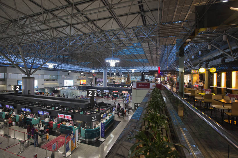 横图,彩色,室内,白天,旅游,度假,名胜古迹,标志建筑,地标,建筑,指示牌,台湾,中国,遗迹,图片,辉煌,古迹,文物,娱乐,候机厅,建设,古建筑,地标建筑,航站楼,享受,休闲,旅游胜地,放松,摄影,文明,古文明,发展,台北,繁荣,旅行,桃园机场,bj174