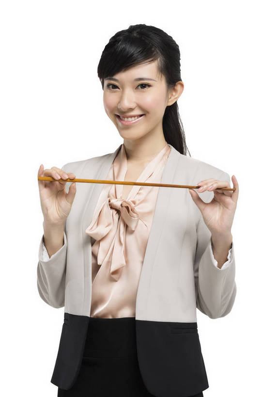 东方人,中年人,一个人,教师,站,微笑,竖图,彩色,室内,白天,留白,抠图,白色背景,正面,幸福,北京,中国,仅一个年轻女性,正装,图片,教育,外套,教鞭,放松,美女,自信,帮助,讲解,摄影,女教师,成就,辅导,乐观,认真,自豪,年轻女性,女人,女性,亚洲人,中国人,年轻人,半身,影棚拍摄,bj174