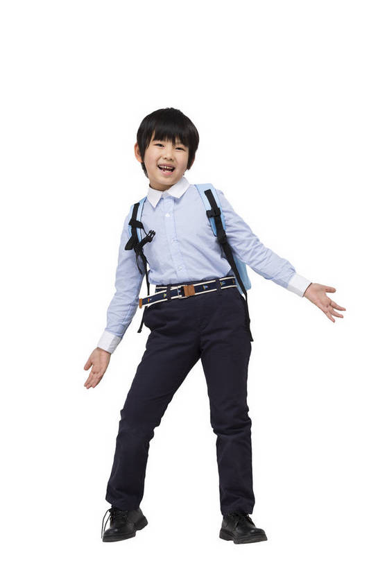 东方人,儿童,背,一个人,学生,站,走,竖图,彩色,室内,白天,留白,抠图,白色背景,正面,快乐,幸福,北京,中国,包,书包,图片,挥手,小孩,背包,背着,站着,放学,校服,放松,可爱,童年,童趣,摄影,成长,舞动,希望,手舞足蹈,好奇,挥舞,未来,乐观,背负,天真,男孩,男人,男性,亚洲人,中国人,孩子,站立,全身,影棚拍摄,高兴,双肩包,男生,小学生,bj174